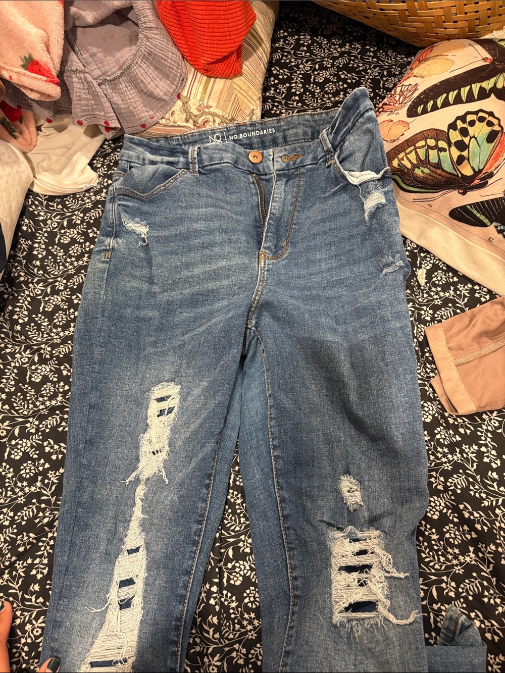 No Boundaries Women's Ripped Medium Blue Boyfriend Jeans